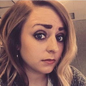 Meet your Posher, Cara